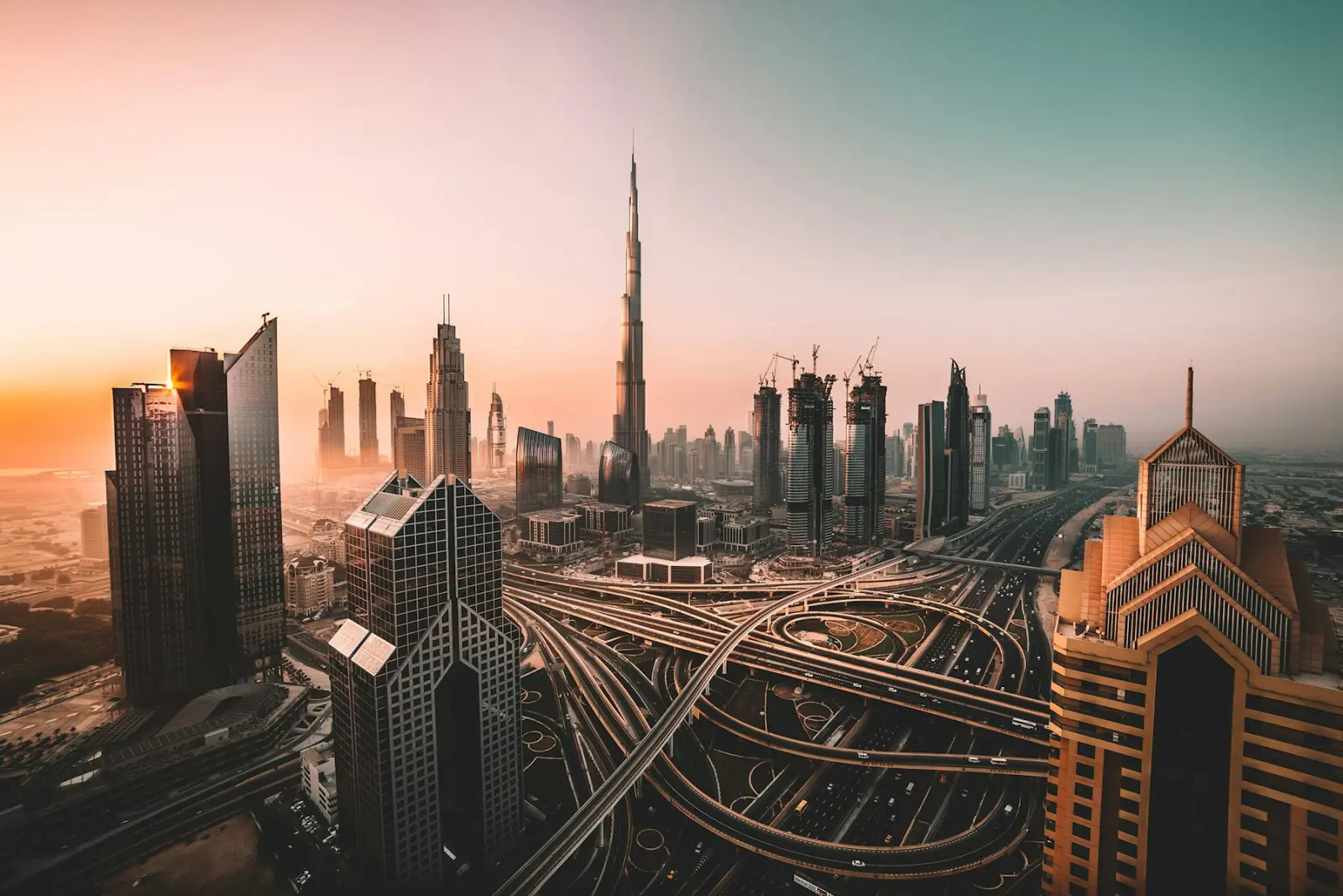 Панорама Дубая с башней Burj Khalifa